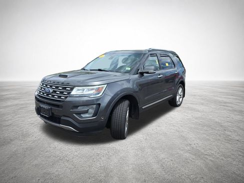 Used 2017 Ford Explorer Limited w/ Equipment Group 301A AWD/4WD image 4