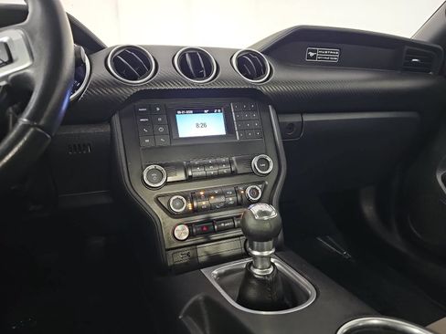Used 2020 Ford Mustang Coupe RWD image 17