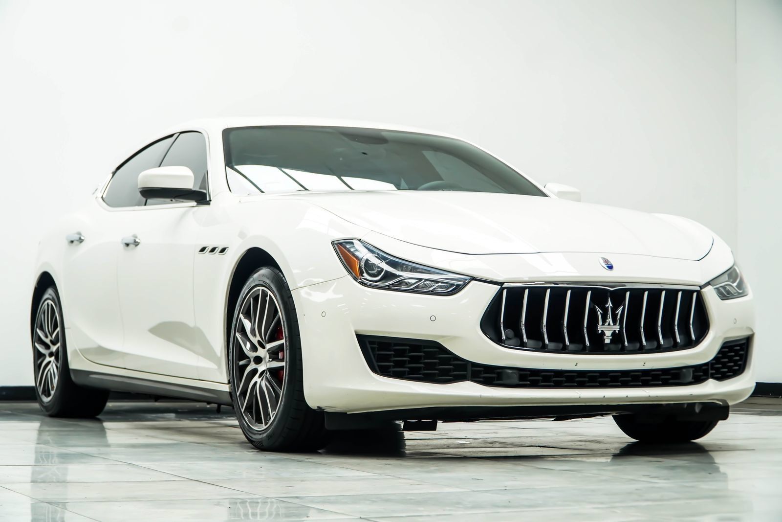 Used 2019 Maserati Ghibli S Q4 AWD/4WD image 5