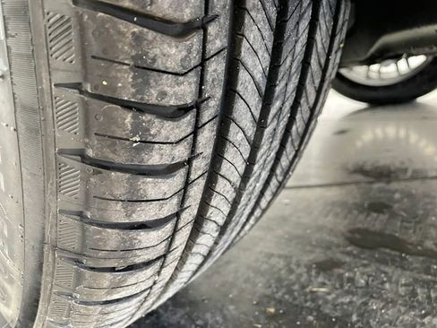 New 2026 Mercedes-Benz GLC 300 image 11