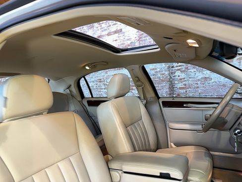 Used 2007 Lincoln Town Car Signature RWD image 73