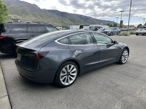 Used 2018 Tesla Model 3 Long Range image 4