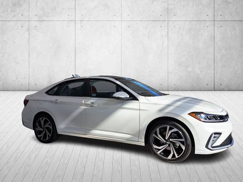 New 2026 Volkswagen Jetta SEL image 2