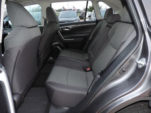 Used 2024 Toyota RAV4 XLE FWD image 20