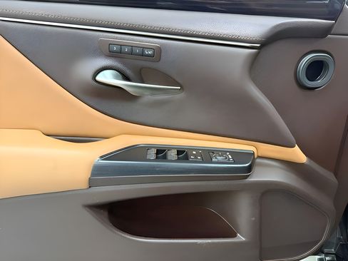 Used 2021 Lexus ES 350 w/ Premium Package FWD image 11