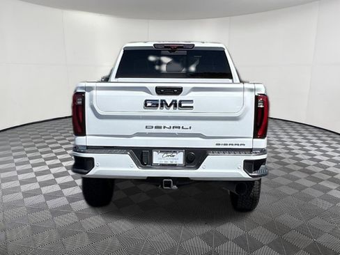 Used 2024 GMC Sierra 3500 Denali Ultimate AWD/4WD image 5