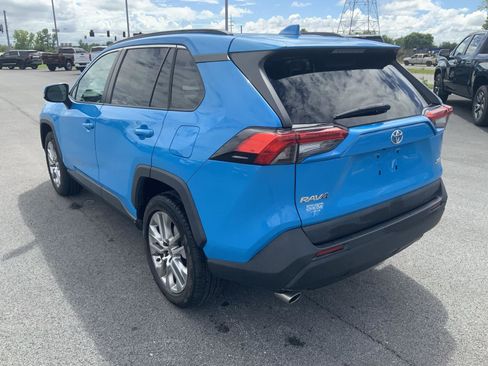 Used 2021 Toyota RAV4 XLE Premium FWD image 6