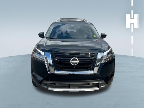 Used 2025 Nissan Pathfinder Platinum w/ Cargo Package image 2