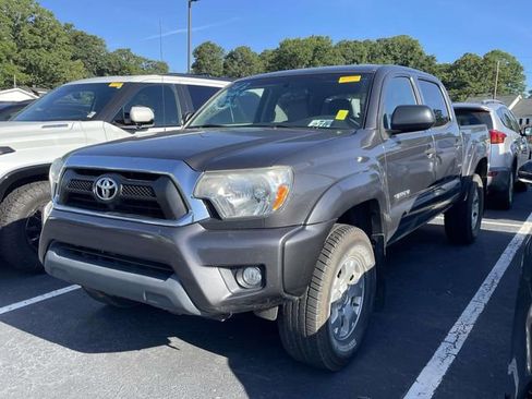 Used 2015 Toyota Tacoma 4x4 Double Cab w/ TRD Off-Road Package image 5