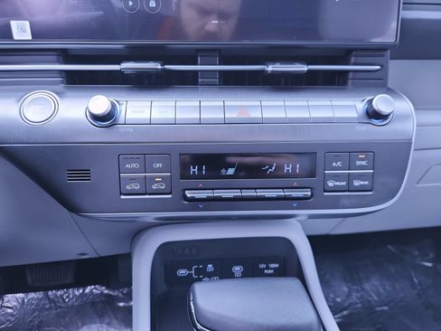 Used 2025 Hyundai Kona SEL AWD/4WD image 14