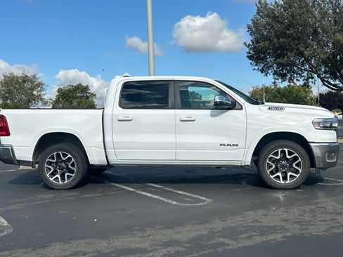 Used 2025 RAM 1500 Laramie AWD/4WD image 3