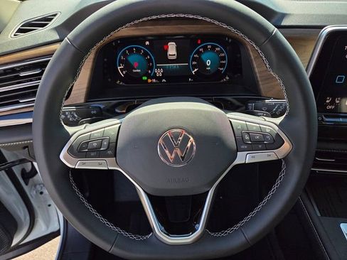 New 2026 Volkswagen Atlas SE FWD image 11