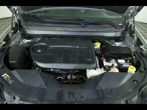 Used 2021 Jeep Cherokee Limited image 16