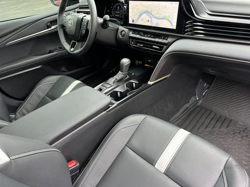 Used 2025 Toyota Camry SE w/ Multimedia Upgrade Package image 14