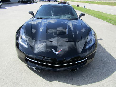Used 2014 Chevrolet Corvette Stingray Coupe w/ 2LT Preferred Equipment Group RWD image 2
