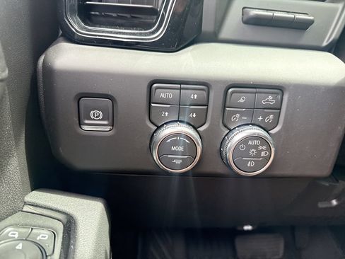New 2026 GMC Sierra 2500 AT4 w/ AT4 Premium Plus Package AWD/4WD image 18
