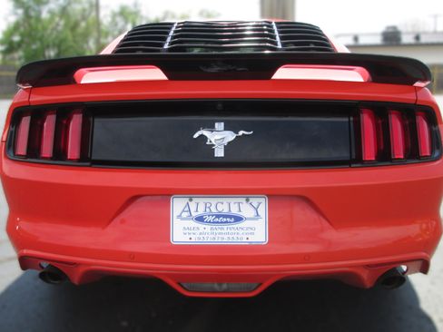 Used 2015 Ford Mustang Coupe w/ Equipment Group 051A RWD image 4