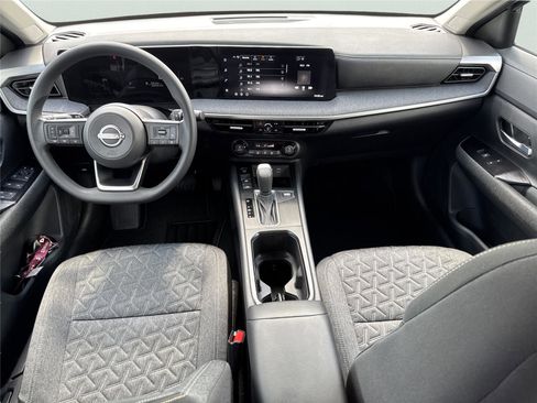 Used 2026 Nissan Kicks SV FWD image 13