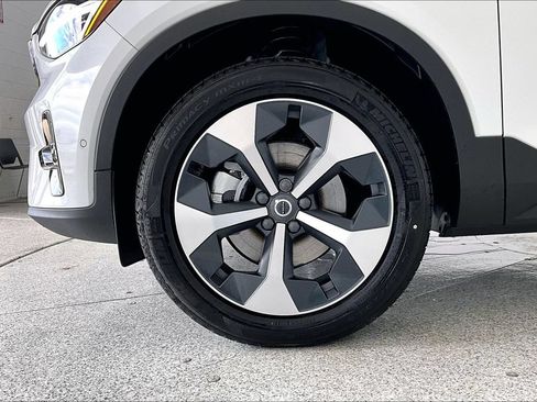 New 2026 Volvo XC40 B5 Plus w/ Protection Package Premier AWD/4WD image 29