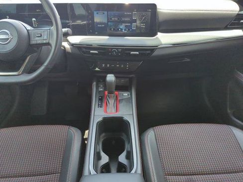 Certified 2025 Nissan Kicks SR AWD/4WD image 26