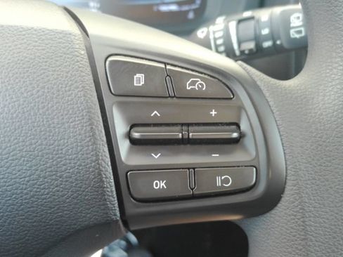 Used 2023 Hyundai Venue SE FWD image 34