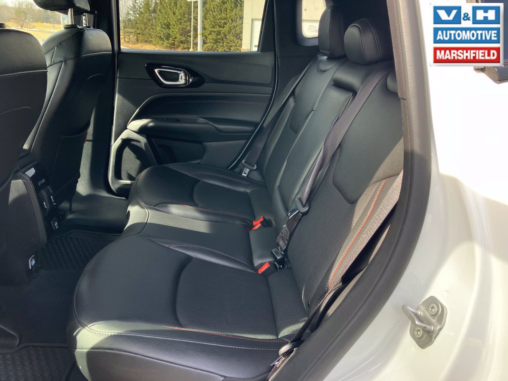 Used 2025 Jeep Compass Trailhawk AWD/4WD image 19