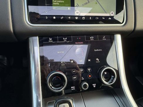 Used 2018 Land Rover Range Rover Sport HSE image 24