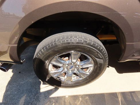 Used 2015 Ford F150 XLT w/ Equipment Group 302A Luxury image 14