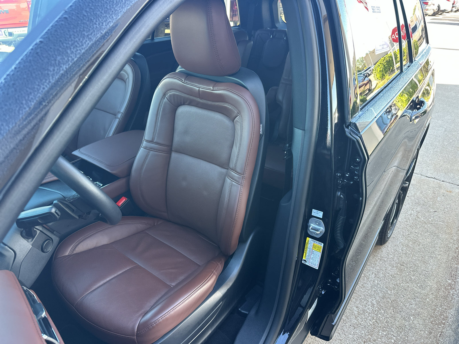 Used 2025 Lincoln Aviator Reserve w/ Jet Appearance Package AWD/4WD image 29