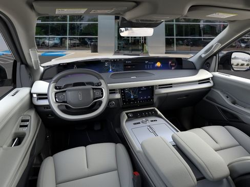 New 2026 Lincoln Navigator Reserve w/ Jet Appearance Package AWD/4WD image 9