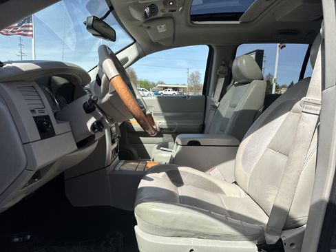 Used 2008 Chrysler Aspen Limited AWD/4WD image 17