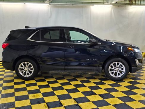 Used 2020 Chevrolet Equinox LT image 2