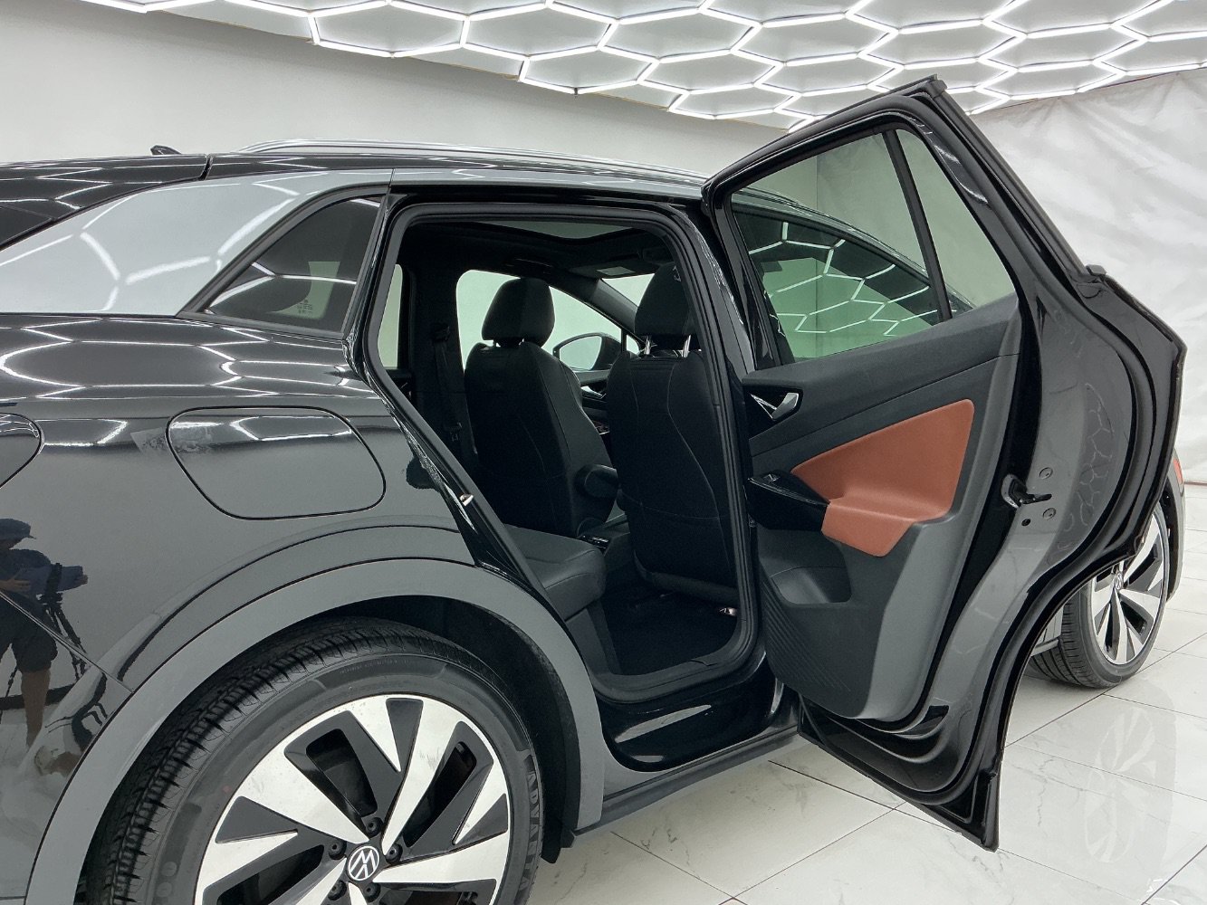 Used 2021 Volkswagen ID.4 Pro S RWD image 23