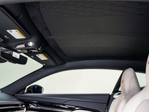 Used 2024 Aston Martin DB12 Coupe image 22