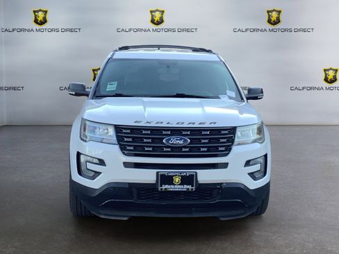 Used 2017 Ford Explorer XLT w/ Equipment Group 202A image 8