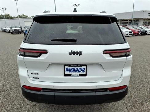 New 2025 Jeep Grand Cherokee L Altitude image 5