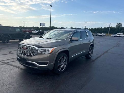 Used 2019 GMC Acadia Denali w/ Technology Package AWD/4WD image 4