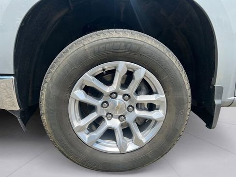 Used 2024 Chevrolet Silverado 1500 LT AWD/4WD image 9
