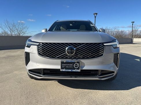 Certified 2025 Volvo XC90 B6 Plus image 2