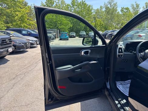 Used 2023 Kia Sorento SX AWD/4WD image 17