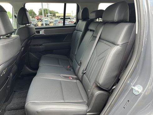 Used 2026 Hyundai Santa Fe SEL FWD image 11