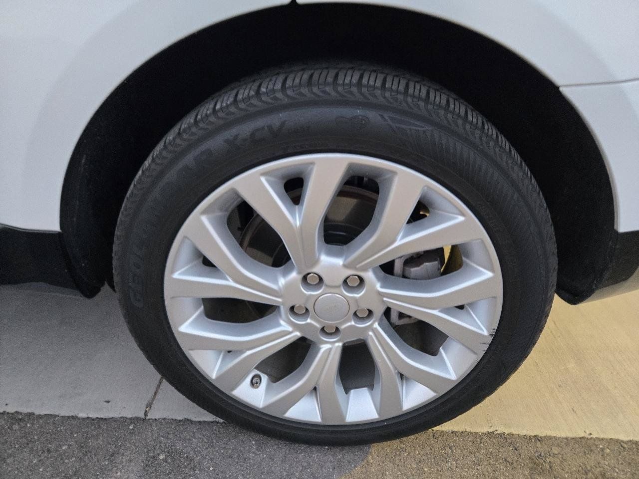 Used 2019 Land Rover Range Rover Sport HSE AWD/4WD image 34