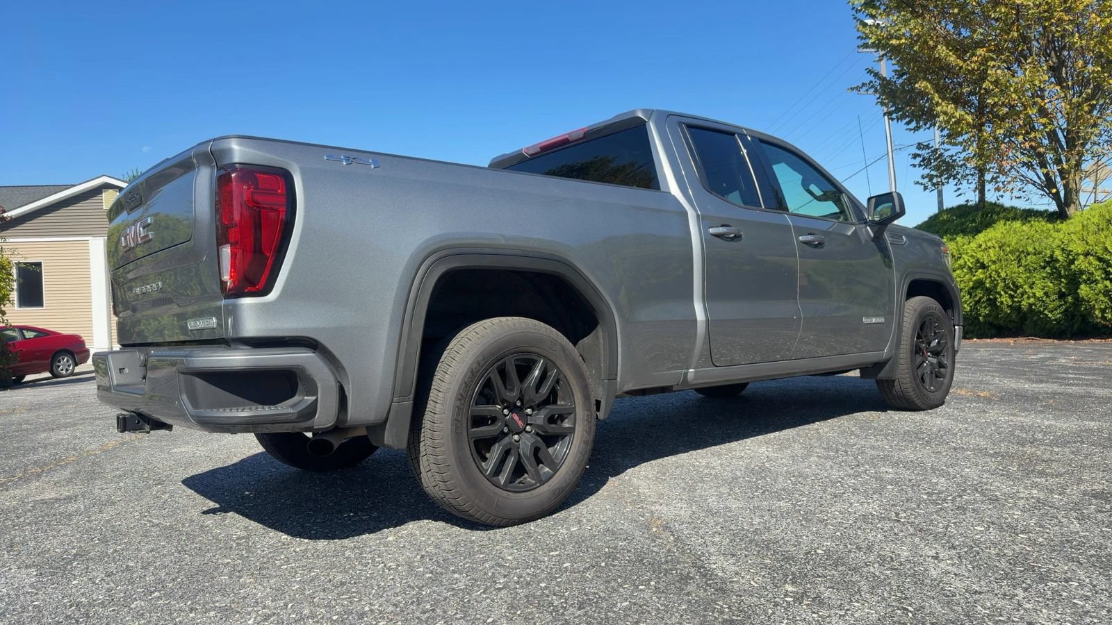 Used 2022 GMC Sierra 1500 Elevation AWD/4WD image 4