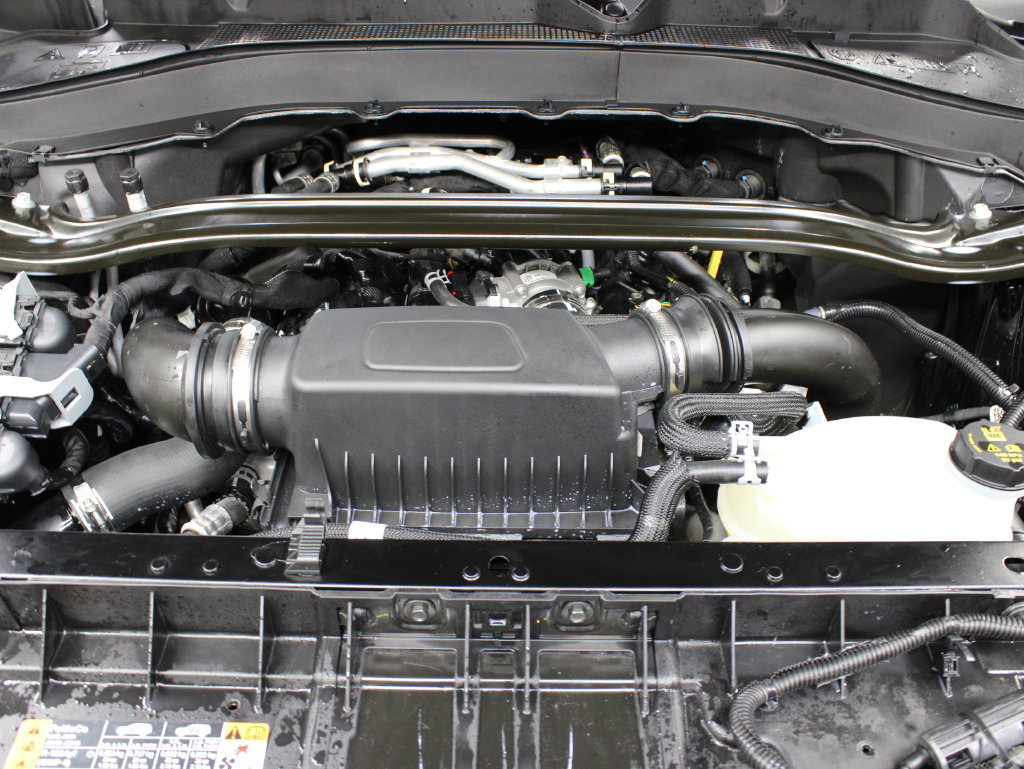 Used 2025 Ford Explorer ST AWD/4WD image 39