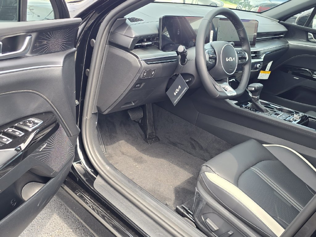 New 2027 Kia K5 GT-Line FWD image 9