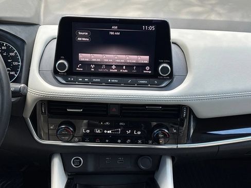 Used 2022 Nissan Rogue SL FWD image 12