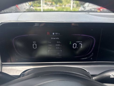 Used 2024 Kia Seltos LX AWD/4WD image 31