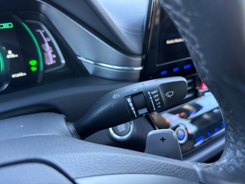 Used 2022 Hyundai Ioniq Limited image 19