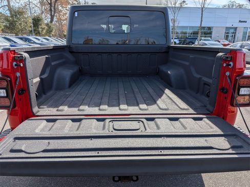 Used 2024 Jeep Gladiator Rubicon w/ Safety Group image 29