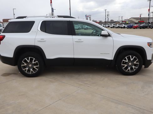 Used 2023 GMC Acadia SLE w/ Driver Convenience Package image 5